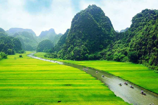 Tam Coc - Bich Dong : Caving & River Cruising to the Paradise in Ninh Binh, IndoChina Travel Blog Series, Vietnam