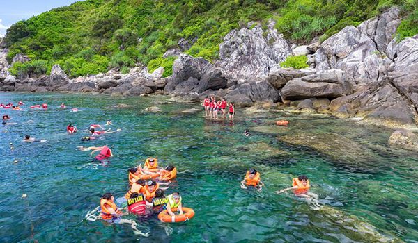 Cham Island Sightseeing And SnorkeIing Tour